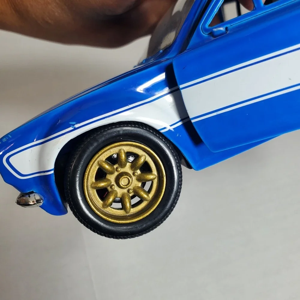 Jada Toys‎ 1:24 Scale 1974 Ford Escort Die-Cast Model Car Blue. Missing Parts